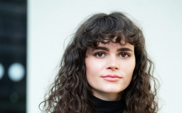 Veronika Železnik, pogled vstran
